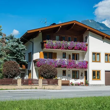 Gasthuis Gaestehaus Hechenblaikner 3*